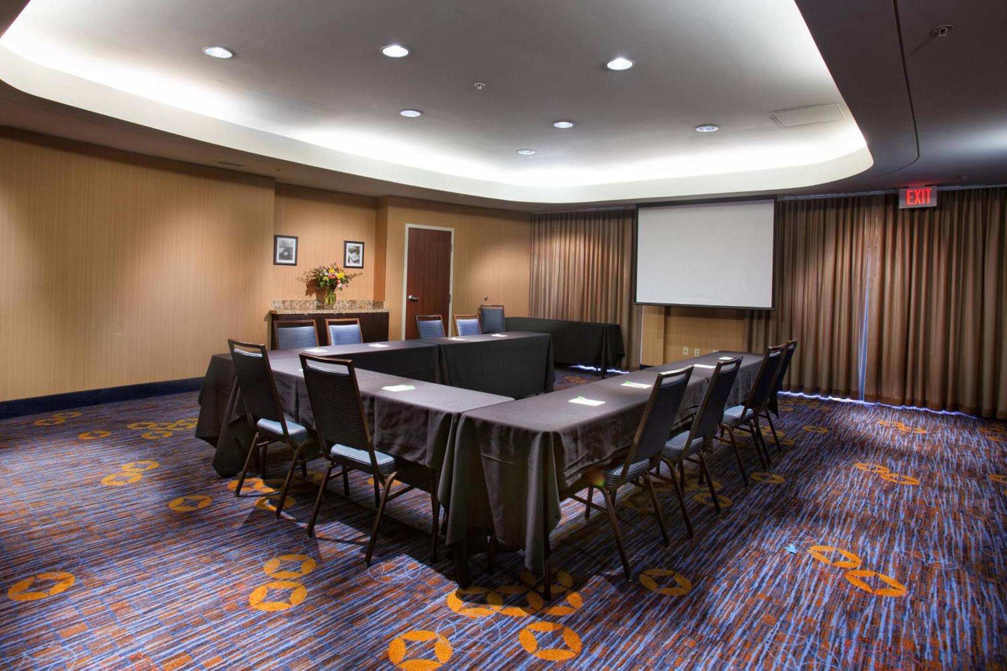Courtyard By Marriott Fayetteville Luaran gambar