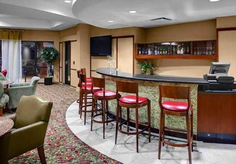 Courtyard By Marriott Fayetteville Restoran gambar